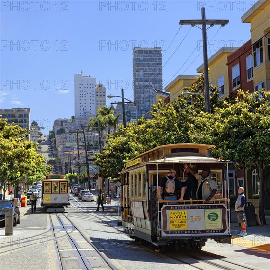 The historic cable car on Hyde Street