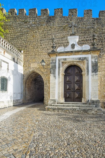 Porta da Vila gate