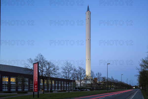 Drop tower for experiments in zero gravity
