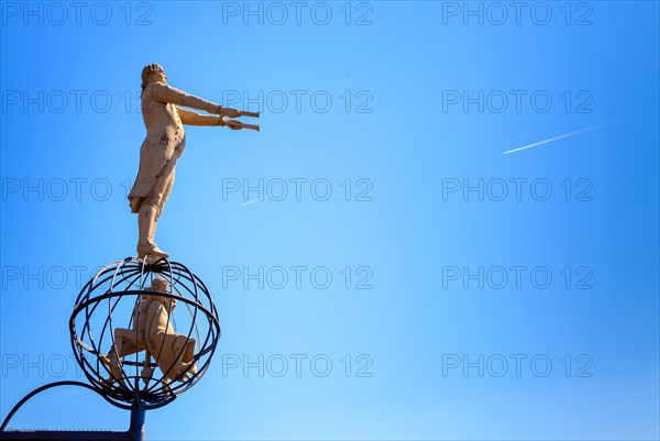 Figures of the Magic Column in the port of Meersburg