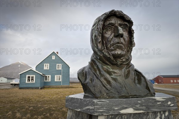 Bust of the Norwegian polar explorer Roald Amundsen