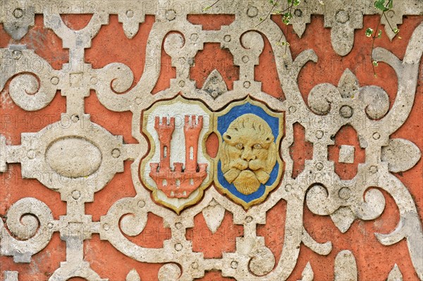Stone basin at Seelbrunnen fountain with ornaments