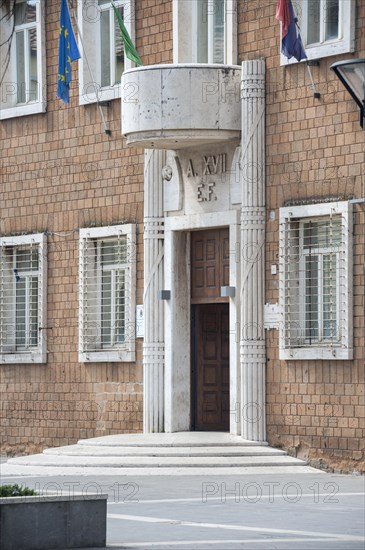 Portal of the police station