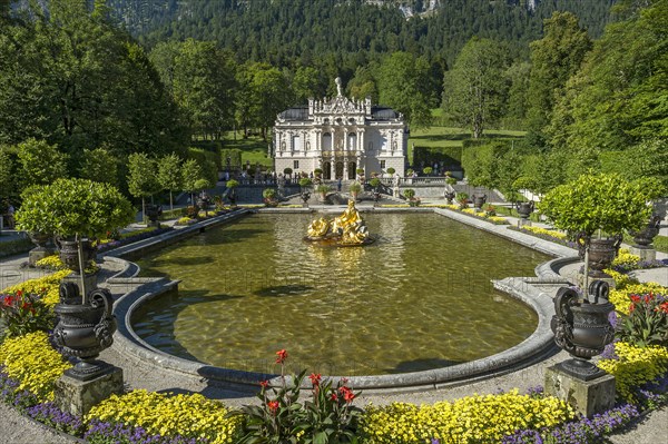 Water parterre with the Flora fountain