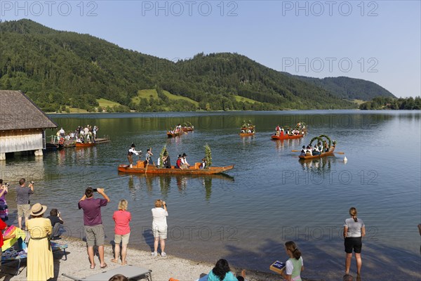 Departure of the traditional Platten boats