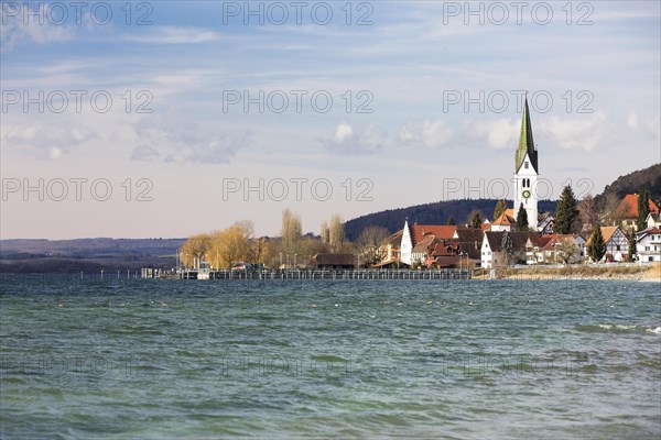 Stormy weather on a winter's day at Sipplingen on Lake Constance