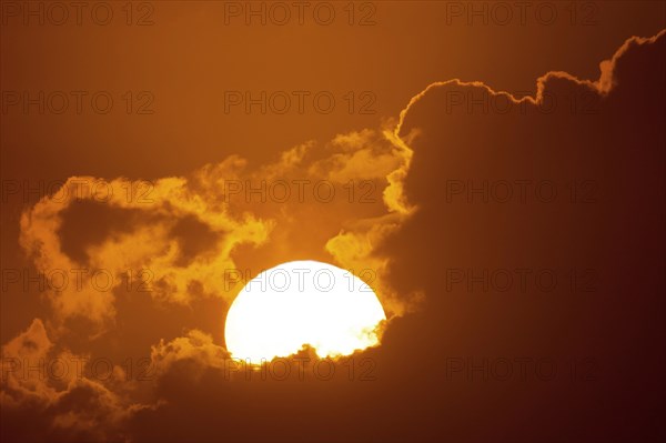 Dramatic light mood