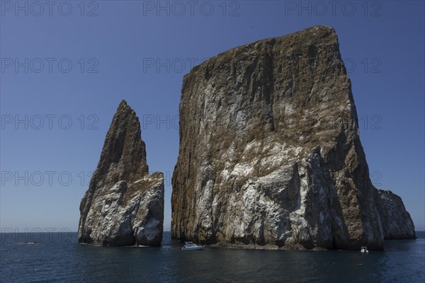 Leon Dormido or Kicker Rock