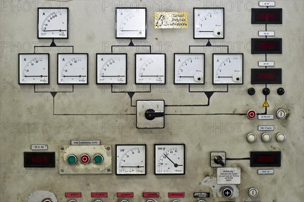 Power switch box