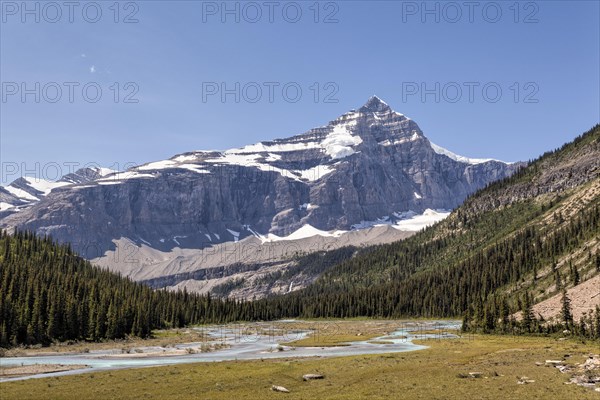 Valley of a Thousand Falls