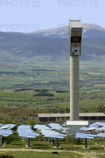 Angoustrine solar furnace