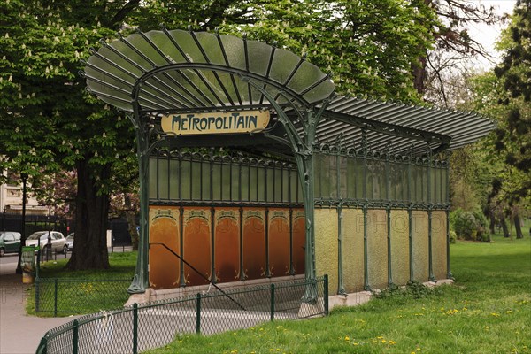 Entrance to the Metro