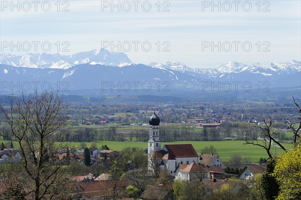 Paehl with the main ridge of the Alps at back