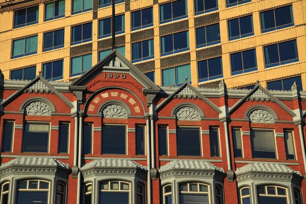 Historical building with architectural details on Elgin Street