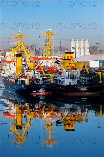 Survey vessels Wega and Komet