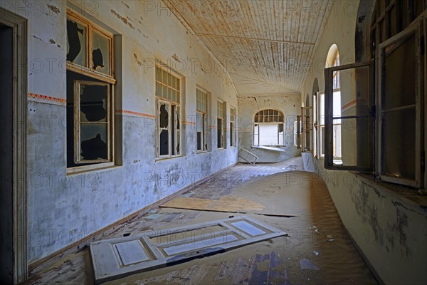 School in the former diamond city of Kolmanskuppe