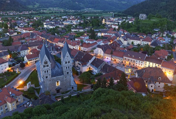 Parish Church of St. Bartholomew and the Hauptplatz square at dusk