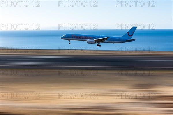 Boeing from Thomson TUI1 approaching the runway of Madeira Airport