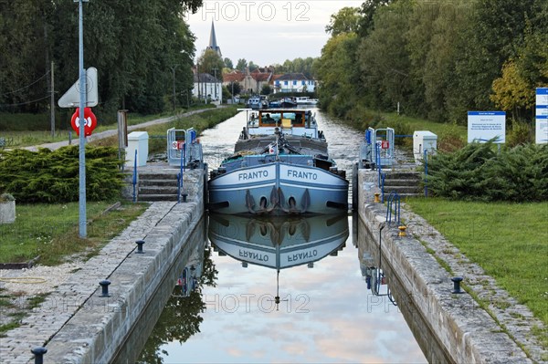 Freighter Franto on the Canal des Vosges