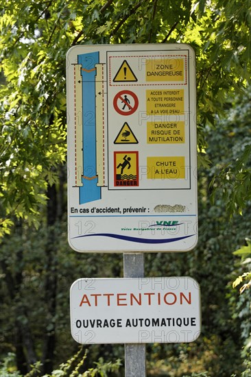 Warning panel at lock No. 37