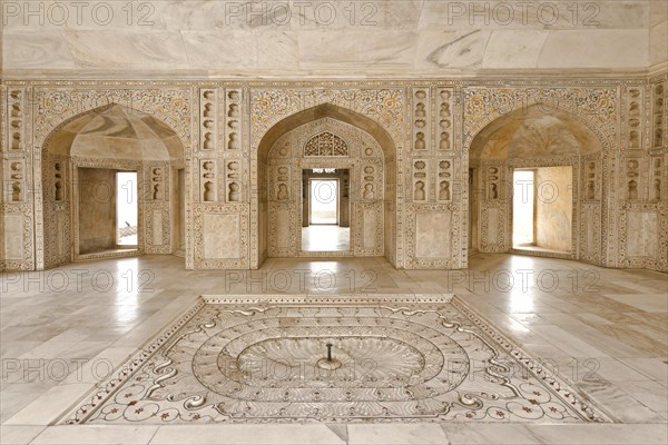 Coloured stone and glass inlays in the marble pavilion of Khas Mahal