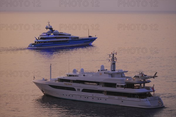 Motor yachts