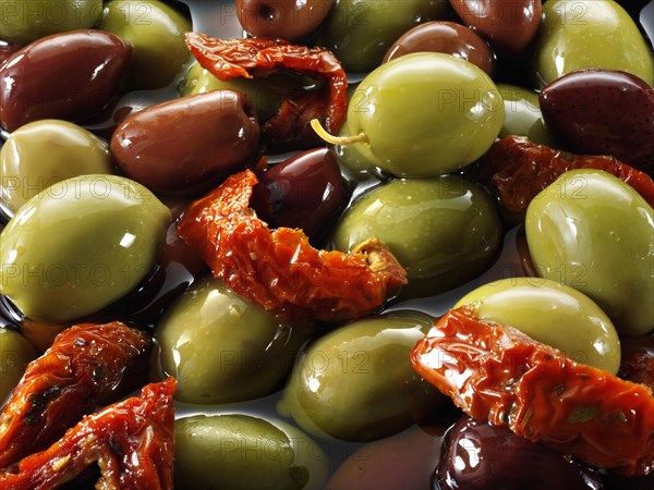 Mixed green and kalamata olives
