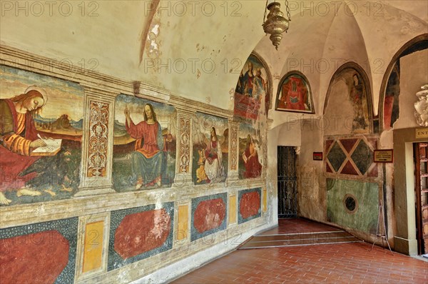 Frescoes in the entrance corridor