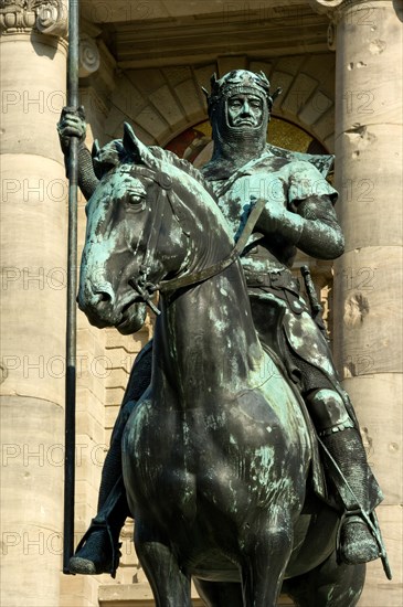 Bronze equestrian statue of Otto von Wittelsbach