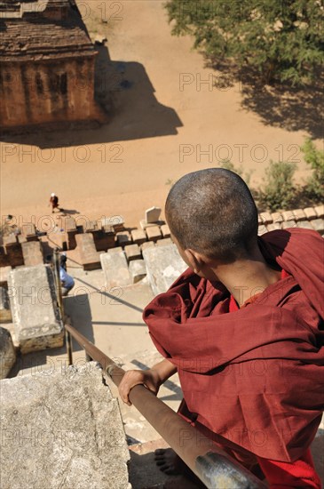 Buddhist monk during the descent from Shwesandaw Pagoda