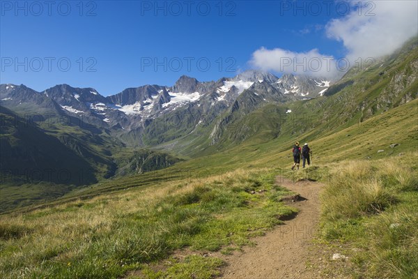 Hikers in Seewertal valley