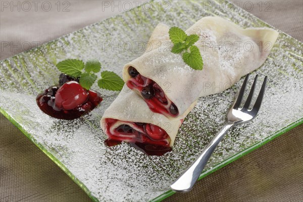 Crepe filled with Roter Grutze