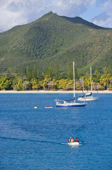Sailing boats in the Bay de Kuto