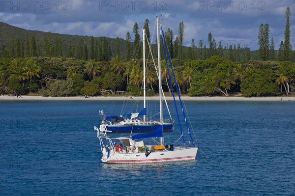 Sailing boats in the Bay de Kuto
