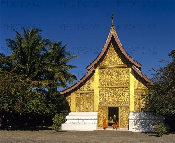 Golden reliefs