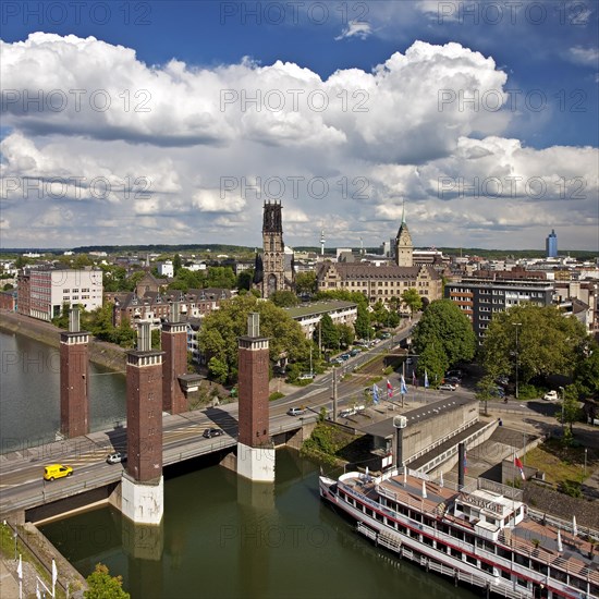 Inner harbour with Schwanentor Bridge