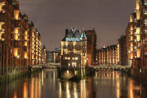 Wasserschloesschen water castle at night