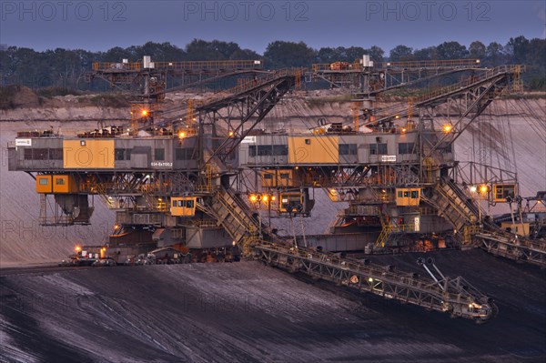 Conveyor bridges