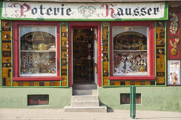 Shop selling pottery