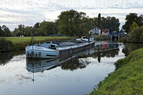 Cargo ship FRANTO on Canal des Vosges