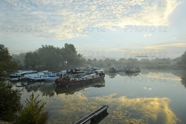 Houseboat on Saône river