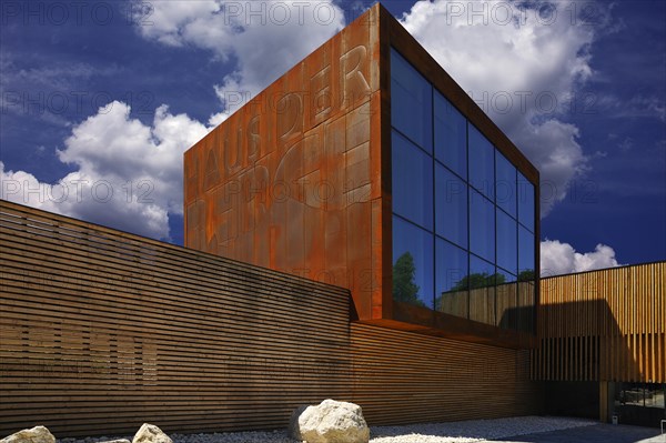 Haus der Berge building