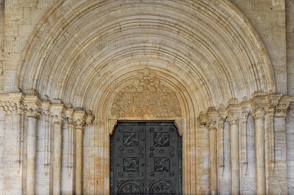 Arch of the main portal
