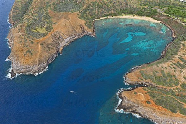 Overview of the empty Hanauma Bay