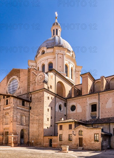 Basilica Sant'Andrea in Piazza Leon Battista Alberti
