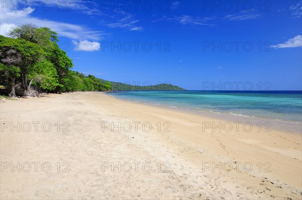 Sandy beach beach on the Maie de Kani