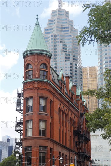 Flatiron Building on Front Street