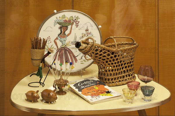 Party accessories from the 1950s
