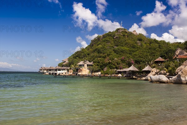 Small bungalow resort Ngoc Suong
