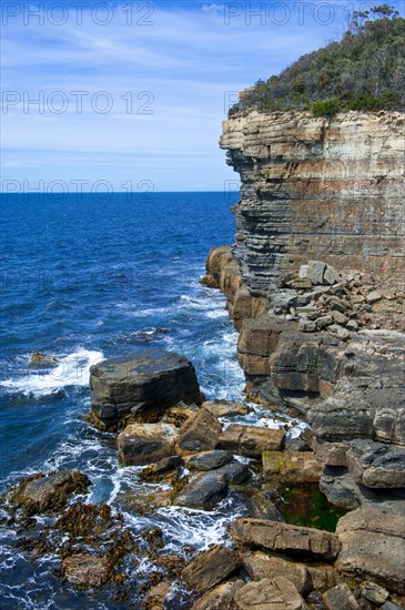Tasman Arch and Devil's Kitchen